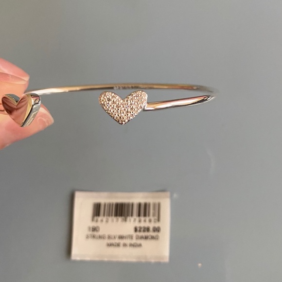[SOLD] Ari Heart Sterling Silver Bracelet - Picture 4 of 7